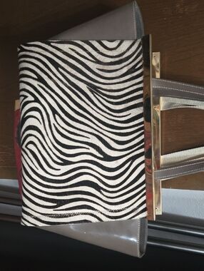 Alberta Di Canio Gray Leather Tote with Gold Zipper